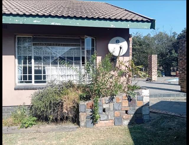 3 BEDROOM HOUSE FOR SALE IN DUVHA PARK